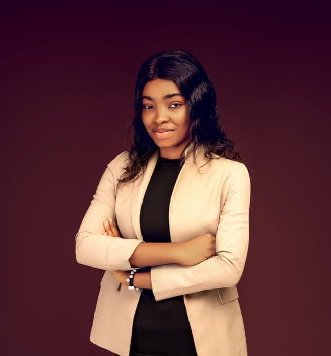Portrait of Gloria Bukayo O., Founder of Onize Crochets